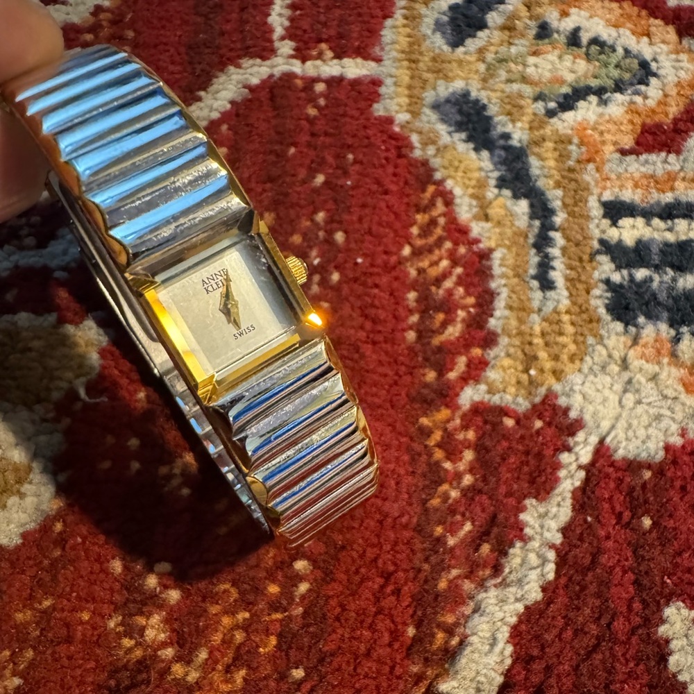 Anne Klein Vintage Watch Gold Accent All Around Perimeter Of Bracelet